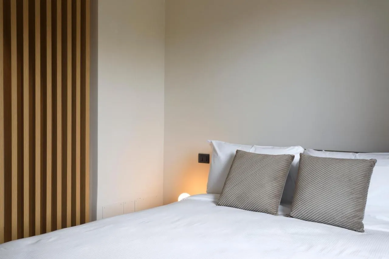 **** Aparthotel Ollen Apartments Catania Italy