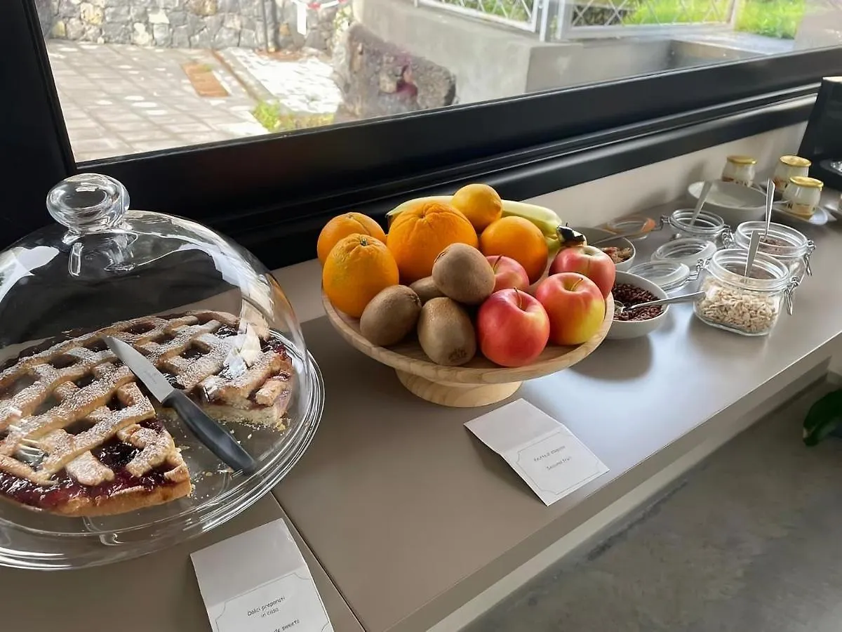 كاتانيا Ollen Apartments 4*,  إيطاليا