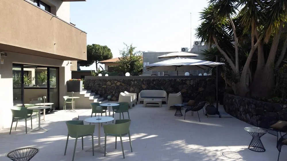 **** Aparthotel Ollen Apartments Catania Italy