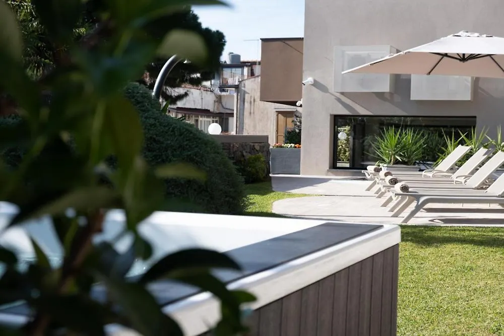 كاتانيا Ollen Apartments 4*,  إيطاليا